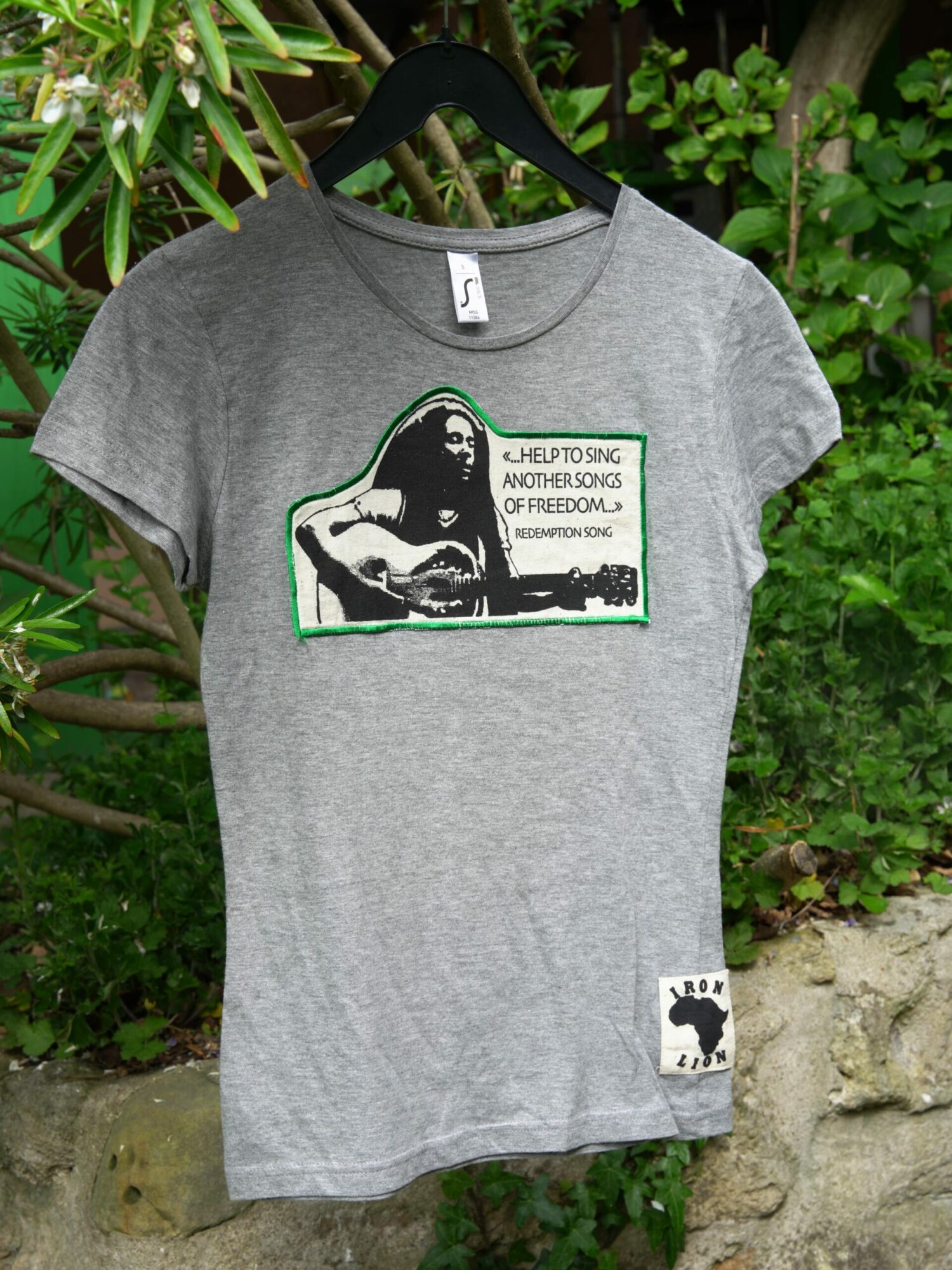 T.Shirt Femme Bob Marley -gris